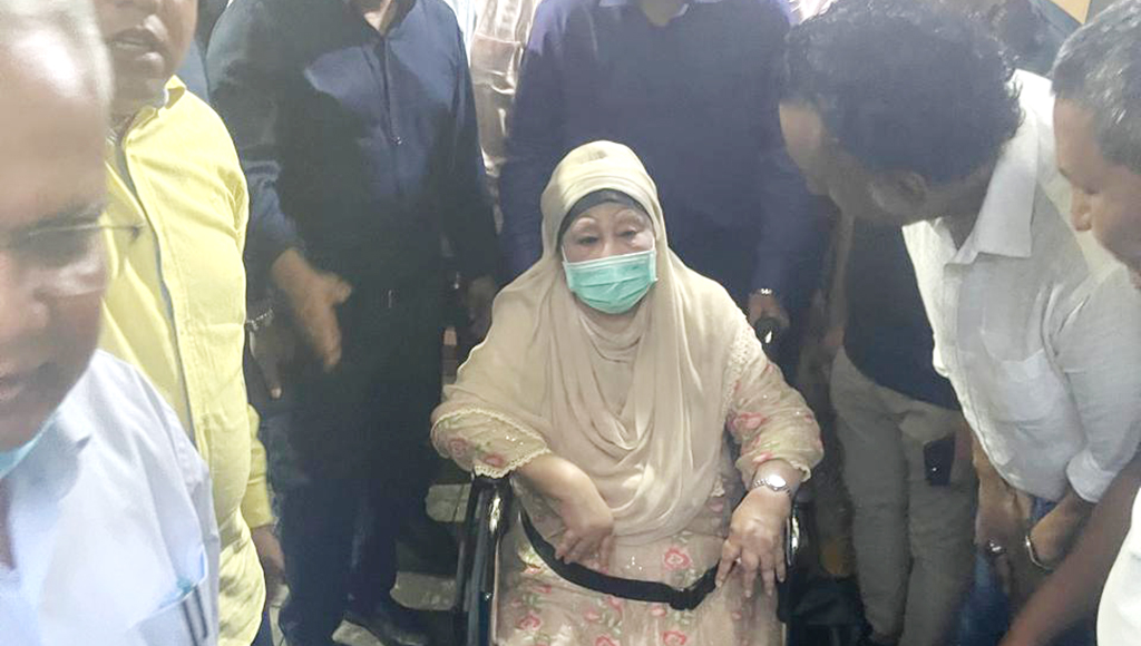 New Age Khaleda Taken To Evercare Hospital For Check up